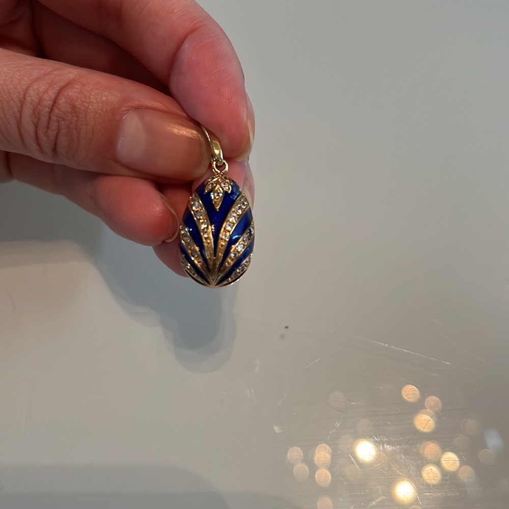 Faberge diamond egg pendant - Picture 2 of 2